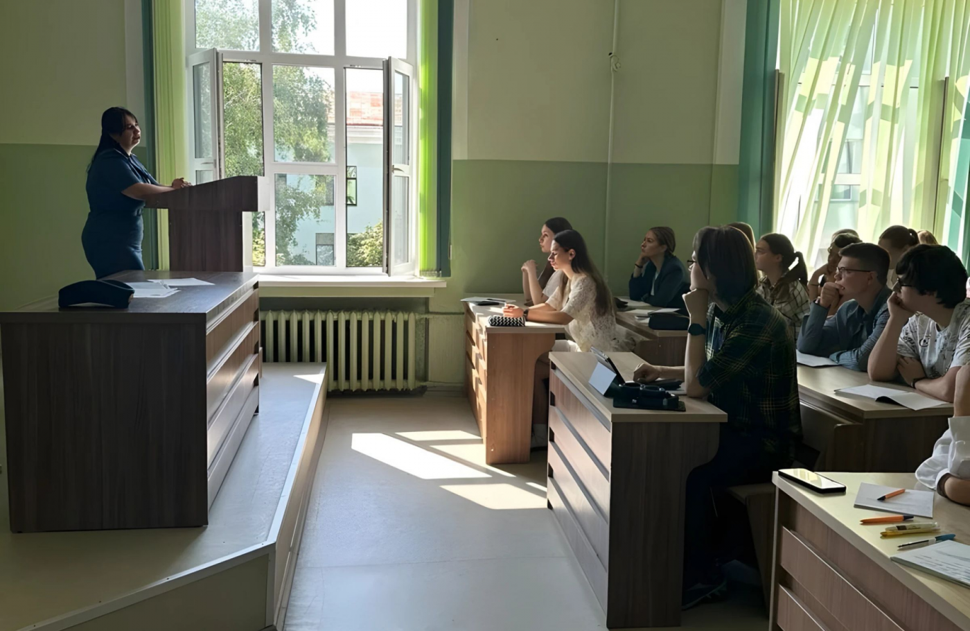 Студенты ФТУГ встретились с представителем таможни